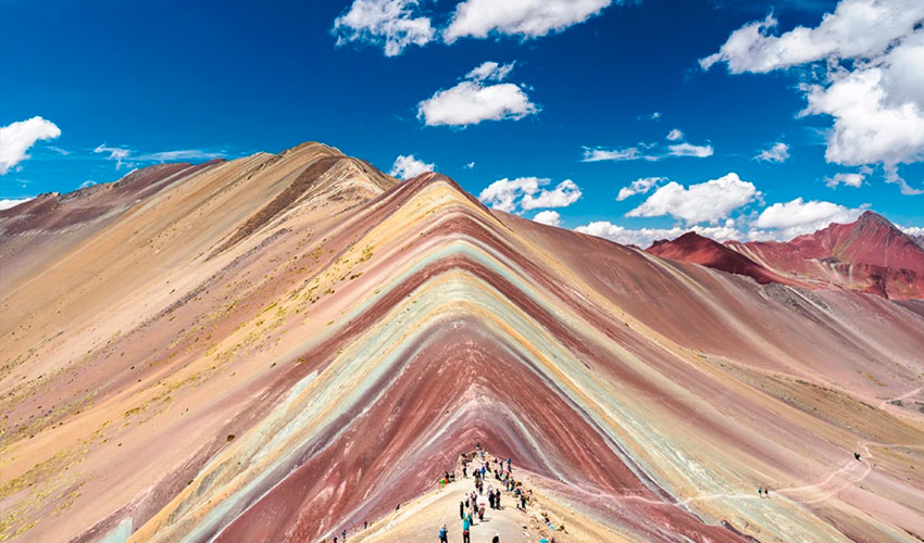 Caminata a la Montaña de Colores
