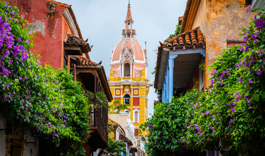 Bienvenida a Cartagena y traslado a su hotel