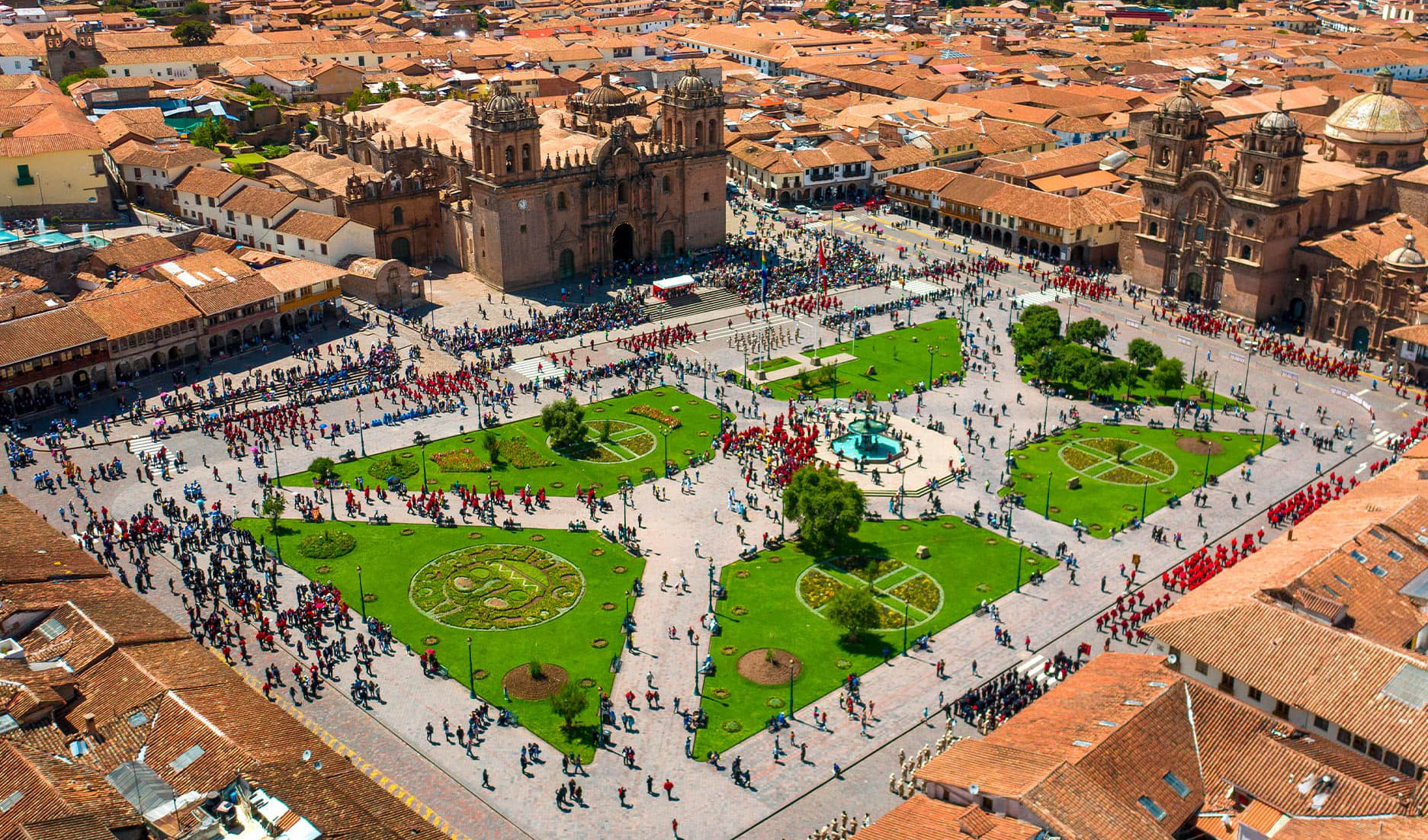 Bienvenida en el aeropuerto de Cusco y traslado a su hotel