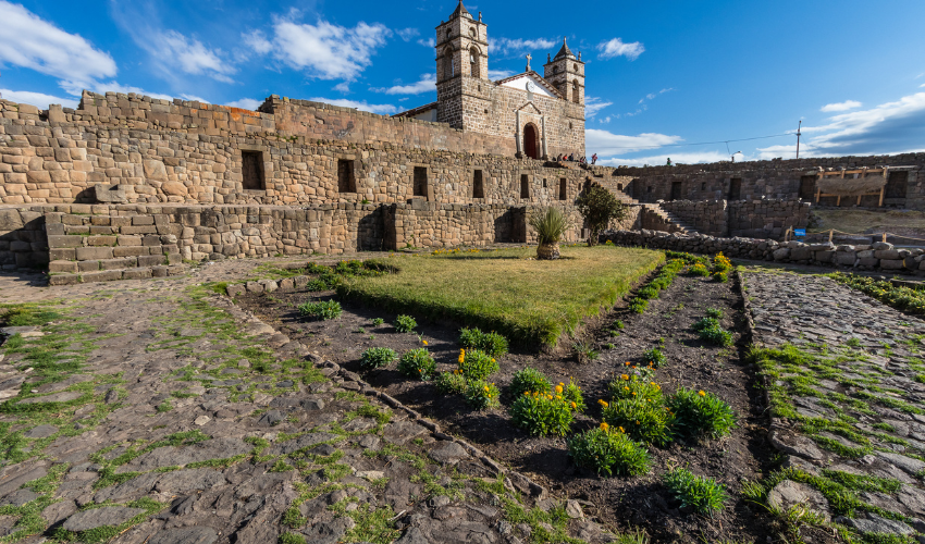 Visita a Vilcashuamán, Puyas Raimondi y Laguna Pumaccocha